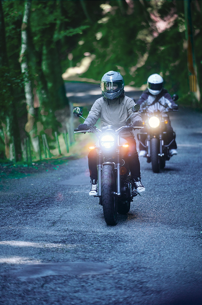 静かな空気に包まれて、ほんの少し立ち止まる。01