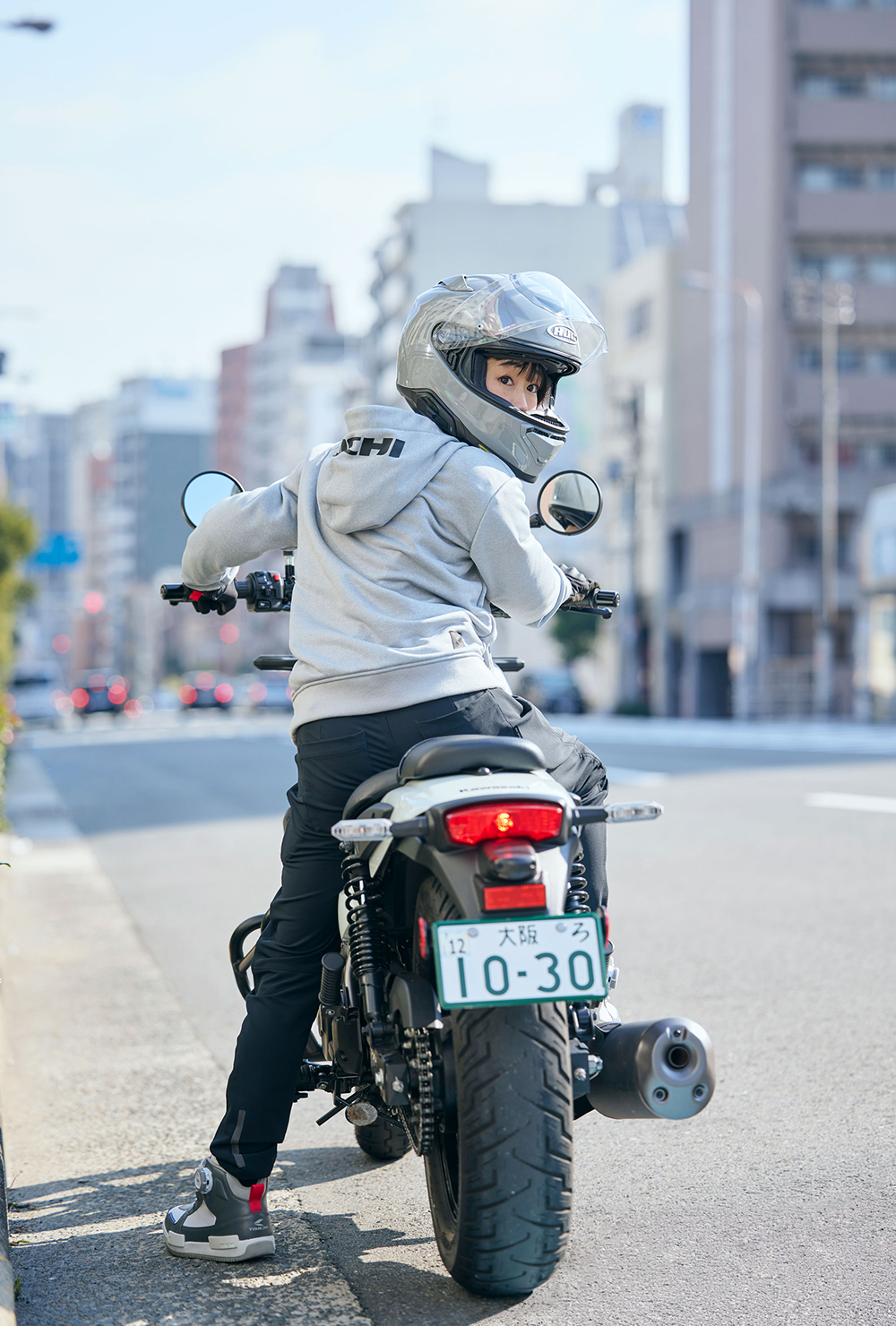 街に溶け込むスウェットスタイルウエア04